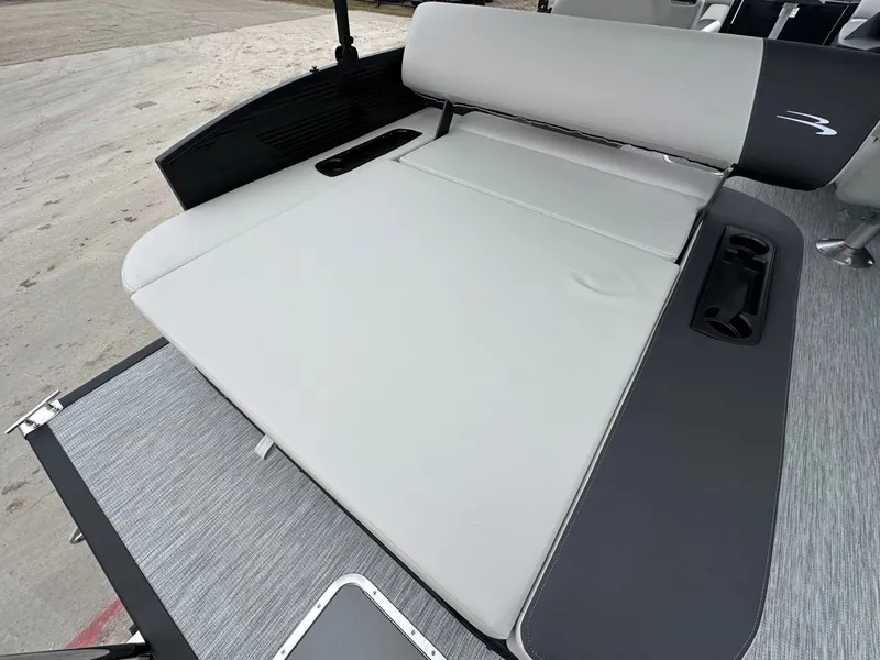 Slide: The Image of Bennington 22 S SWINGBACK 2026 - 11