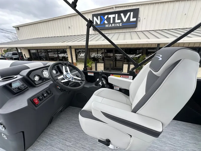 Slide: The Image of Bennington 22 S SWINGBACK 2026 - 22