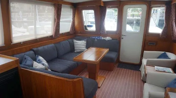 Slide: The Image of Little Harbor WhisperJet Flybridge Cruiser 1999 - 5