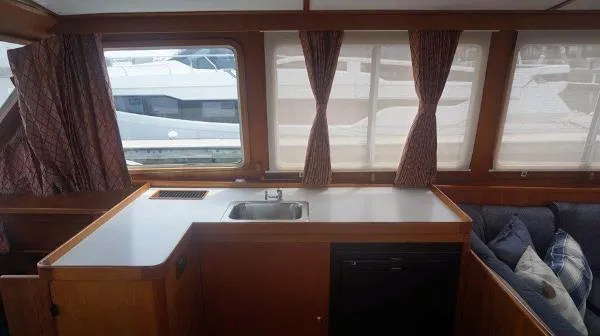 Slide: The Image of Little Harbor WhisperJet Flybridge Cruiser 1999 - 6