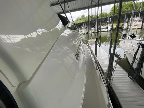 Slide: The Image of Carver Yachts 396 Motor Yacht 2000 - 8