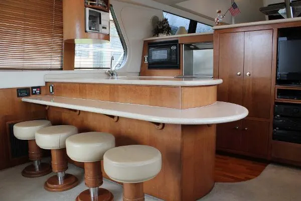 Slide: The Image of Carver Yachts 53 Voyager 1998 - 3