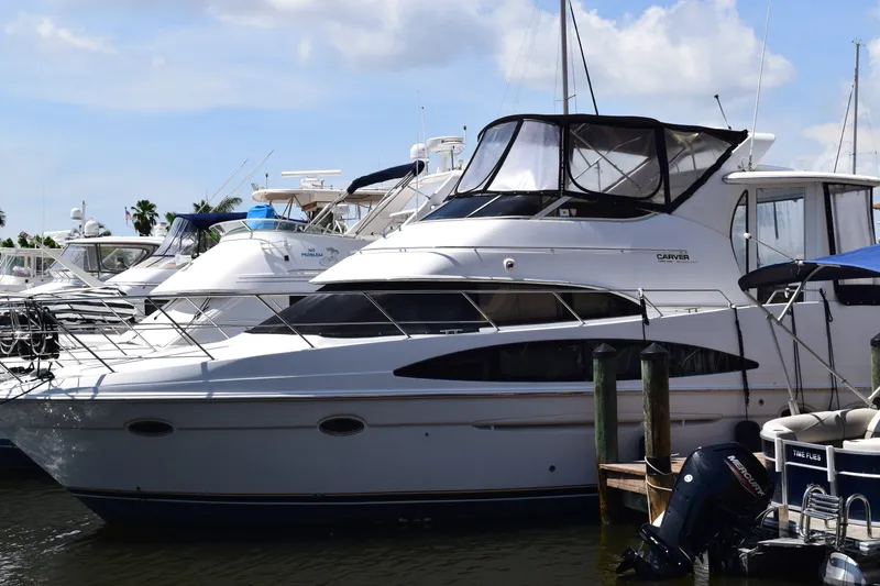 Slide: The Image of Carver Yachts 396 Motor Yacht 2000 - 0