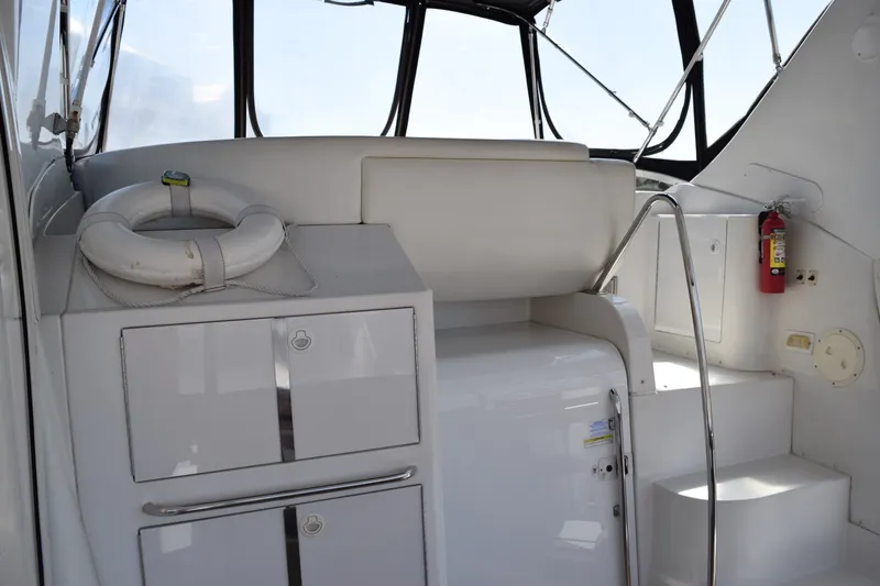 Slide: The Image of Carver Yachts 396 Motor Yacht 2000 - 4