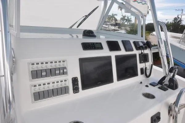 Slide: The Image of Ocean Master 336 CC 2019 - 9