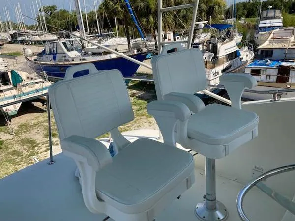Slide: The Image of Hatteras 53 Yacht Fisherman 1978 - 10