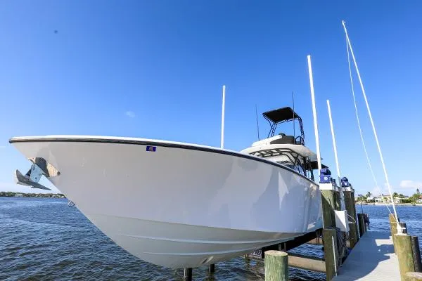Slide: The Image of Yellowfin 42CC 2008 - 2
