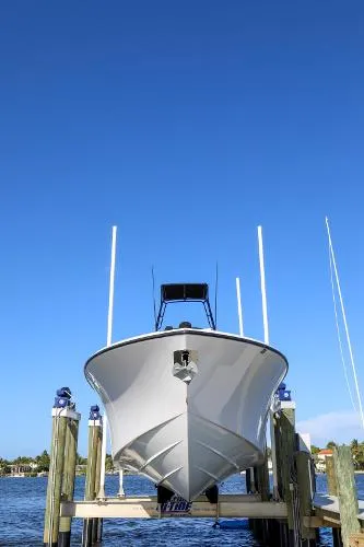 Slide: The Image of Yellowfin 42CC 2008 - 4