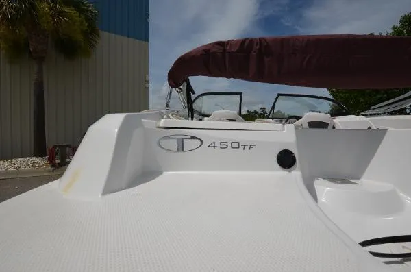 Slide: The Image of Tahoe 450TF 2018 - 11