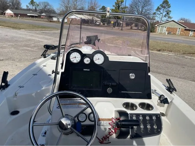 Slide: The Image of NauticStar 215 XTS 2019 - 14