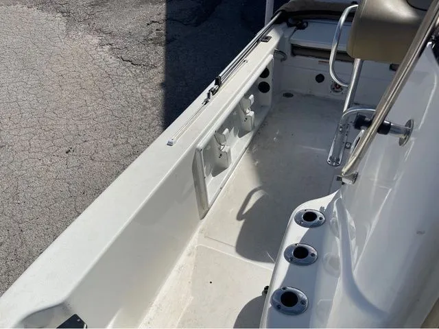 Slide: The Image of NauticStar 215 XTS 2019 - 16