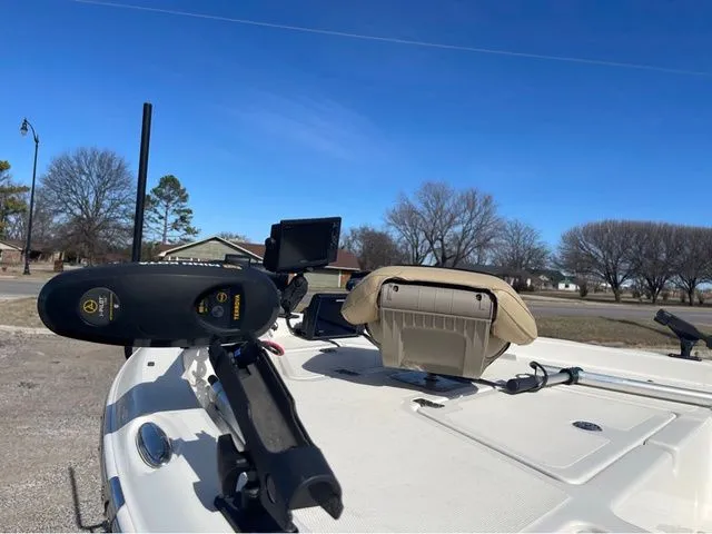 Slide: The Image of NauticStar 215 XTS 2019 - 9