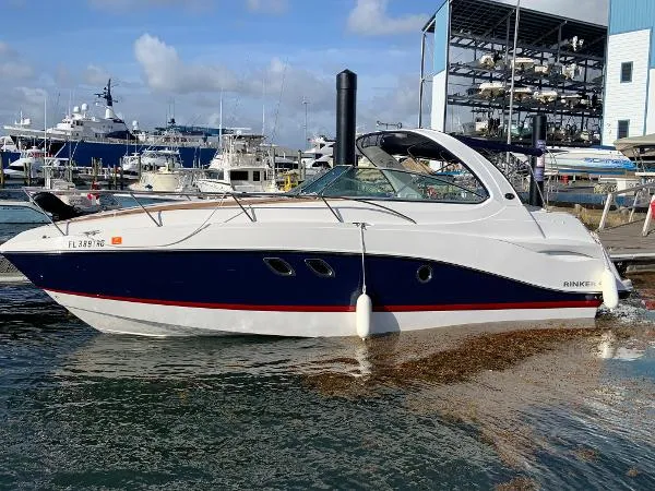 Slide: The Image of Rinker 310 Express Cruiser 2015 - 1