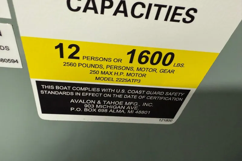 Slide: The Image of Capacity label for 2026 Avalon LSZ Quad Lounge, 12 persons or 1600 lbs, 250 max HP. - 16