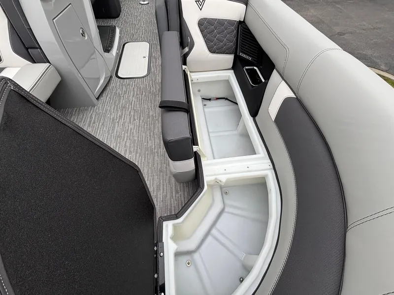 Slide: The Image of Viaggio D22U 2026 - 11