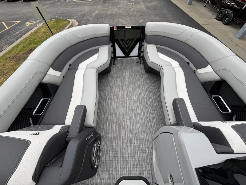 Slide: The Image of Viaggio D22U 2026 - 12