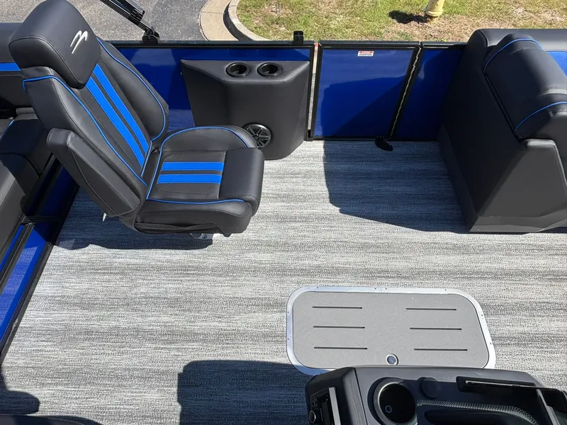 Slide: The Image of Bennington 22 SSB Sport 2026 - 17