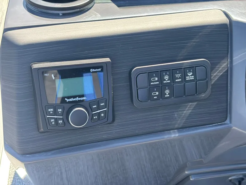 Slide: The Image of Bennington 22 SSB Sport 2026 - 22