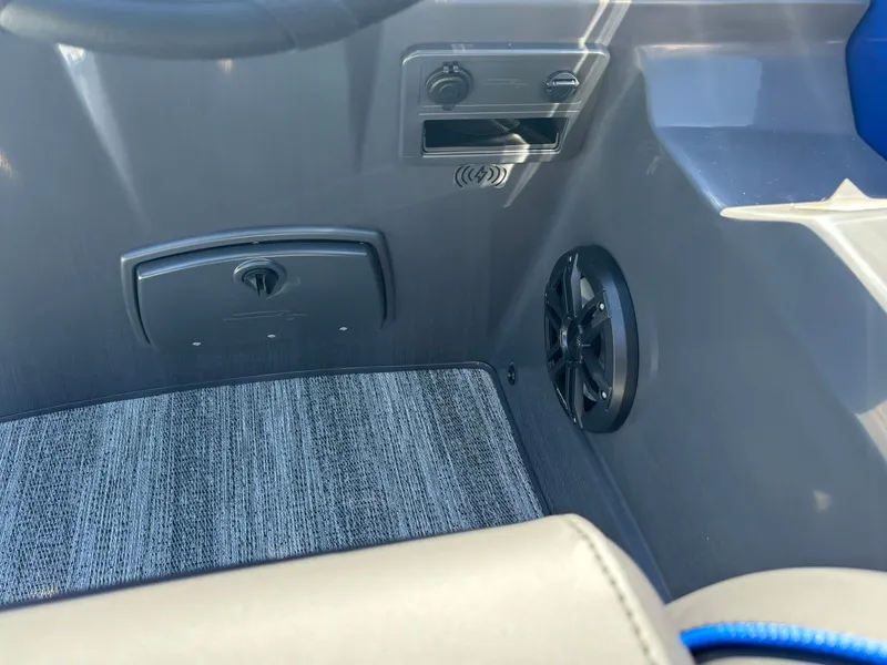 Slide: The Image of Bennington 22 SSB Sport 2026 - 25