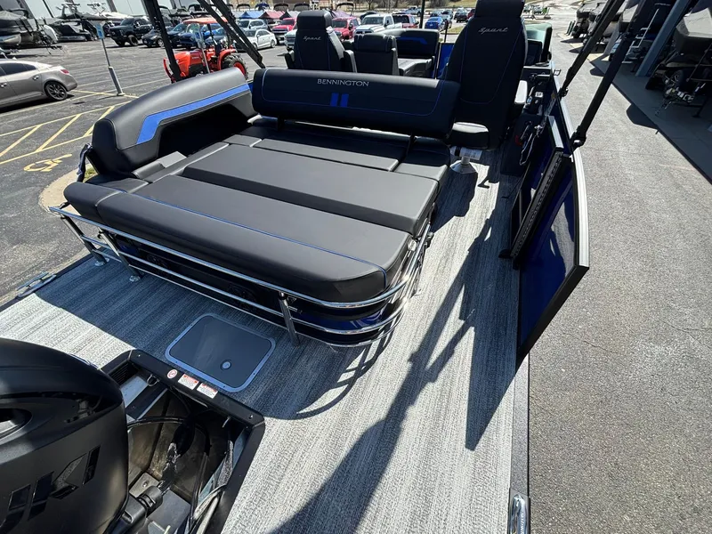 Slide: The Image of Bennington 22 SSB Sport 2026 - 37