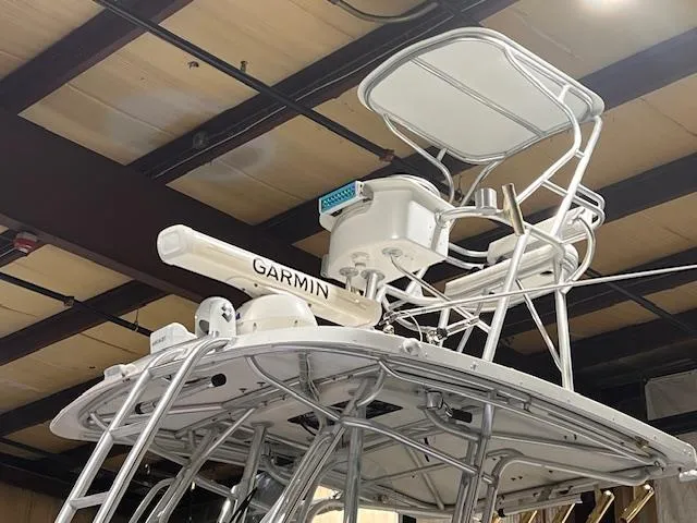 Slide: The Image of 2005 Hydra-Sports Vector 3300 CC boat with Garmin radar equipment. - 21