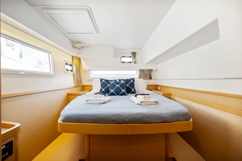 Slide: The Image of Lagoon 42 2018 - 68