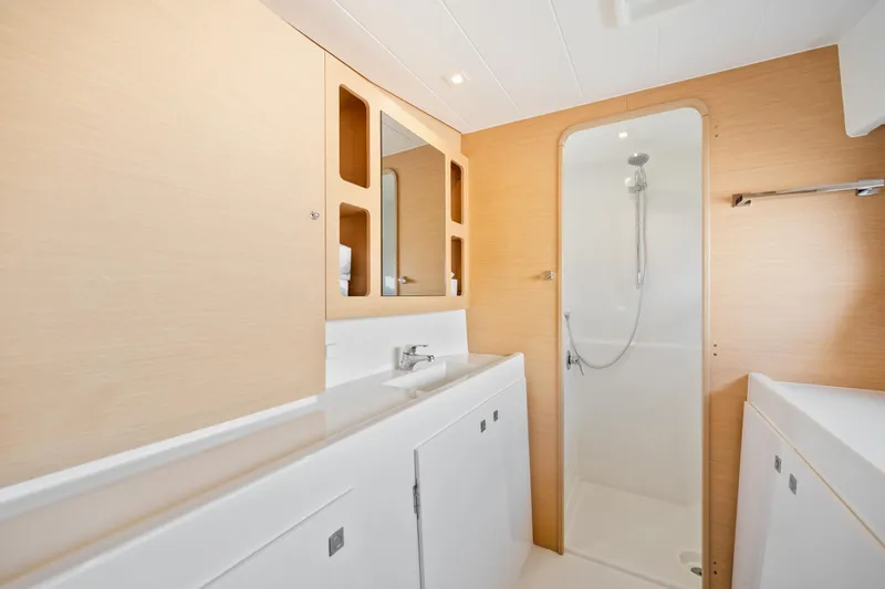 Slide: The Image of Lagoon 42 2018 - 72