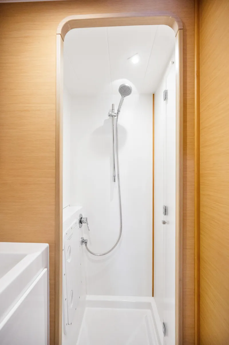 Slide: The Image of Lagoon 42 2018 - 83