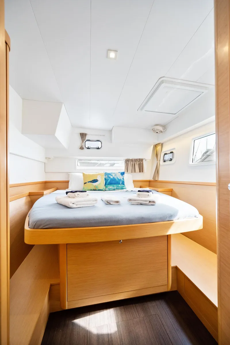 Slide: The Image of Lagoon 42 2018 - 84