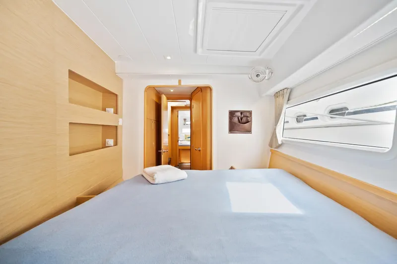 Slide: The Image of Lagoon 42 2018 - 88