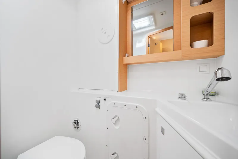 Slide: The Image of Lagoon 42 2018 - 89