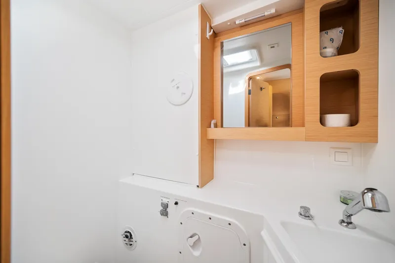 Slide: The Image of Lagoon 42 2018 - 91