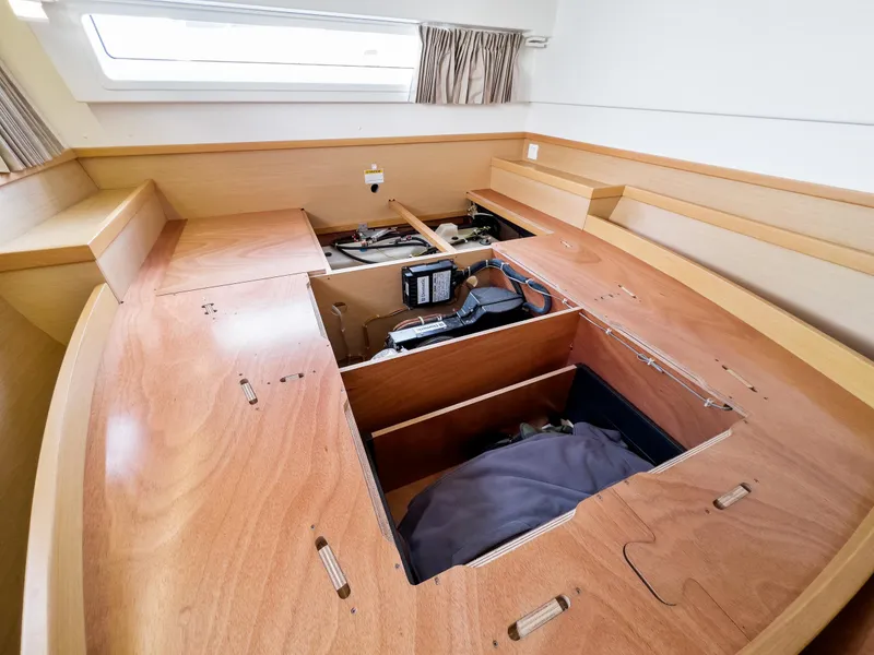 Slide: The Image of Lagoon 42 2018 - 95