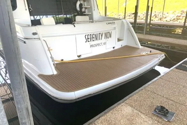 Slide: The Image of Carver Yachts 570 Voyager Pilothouse 2002 - 4