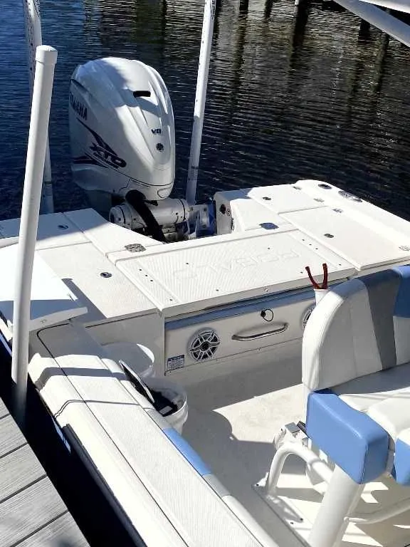 Slide: The Image of Robalo 266 Cayman 2023 - 5