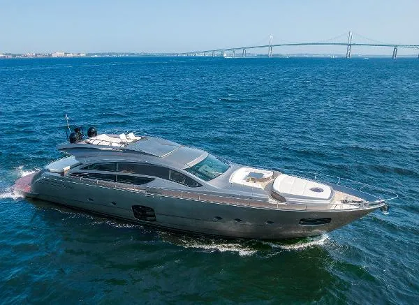 Slide: The Image of Pershing 82 2018 - 0