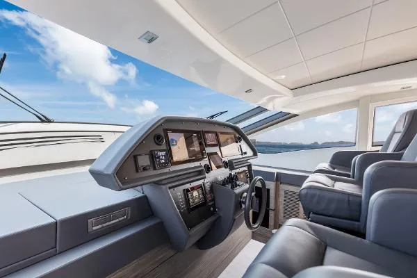 Slide: The Image of Pershing 82 2018 - 9