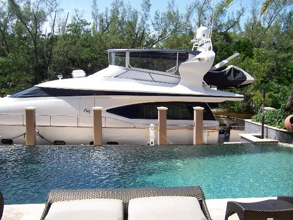 Slide: The Image of Maiora FIPA 20 Flybridge MY 1995 - 0