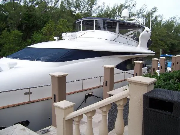 Slide: The Image of Maiora FIPA 20 Flybridge MY 1995 - 2