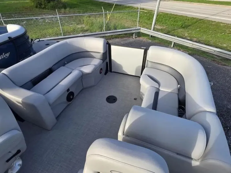 Slide: The Image of Bentley Pontoons Legacy 200 Navigator 2025 - 14