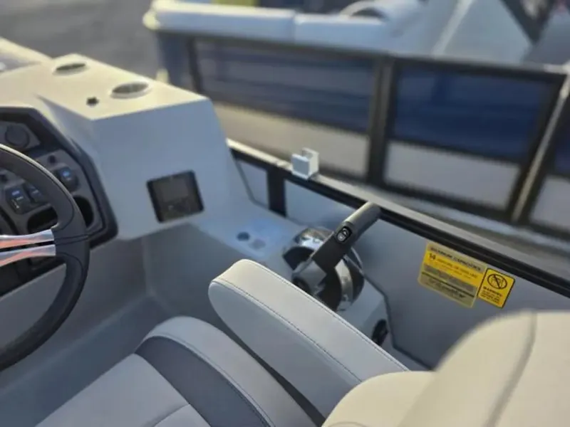 Slide: The Image of Bentley Pontoons Legacy 200 Navigator 2025 - 16