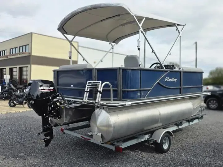 Slide: The Image of Bentley Pontoons LE 160 CR 2025 - 5