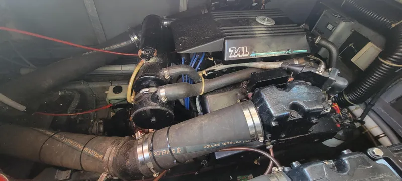 Slide: The Image of Engine compartment of a 1988 Sea Ray 340 Express Cruiser. - 9