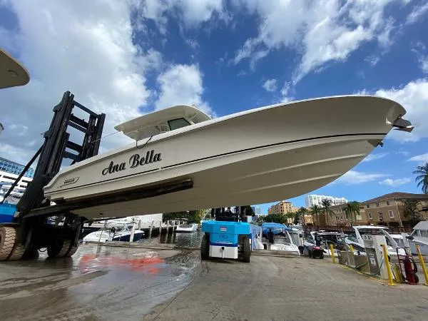 Slide: The Image of Boston Whaler Outrage 380 2019 - 1