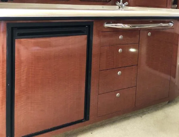 Slide: The Image of Sea Ray 340 Sundancer 2005 - 9