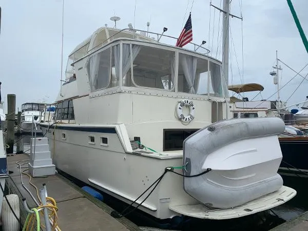 Slide: The Image of Hatteras 48 Cockpit Motoryacht 1983 - 1