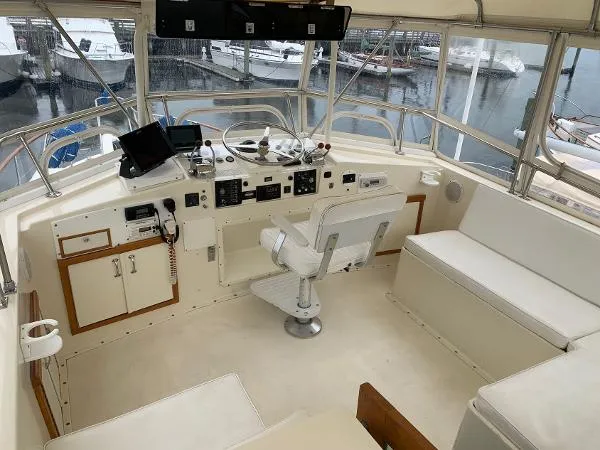Slide: The Image of Hatteras 48 Cockpit Motoryacht 1983 - 10