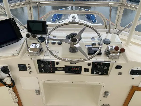 Slide: The Image of Hatteras 48 Cockpit Motoryacht 1983 - 11