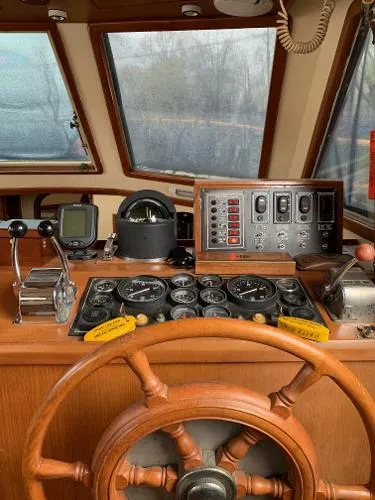 Slide: The Image of Marine Trader 43 1983 - 6
