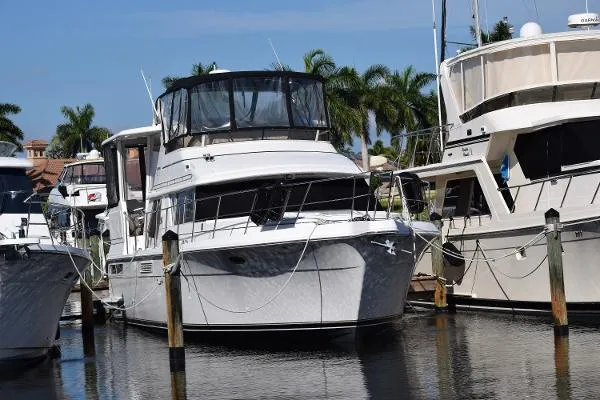 Slide: The Image of Carver Yachts 445 1998 - 0